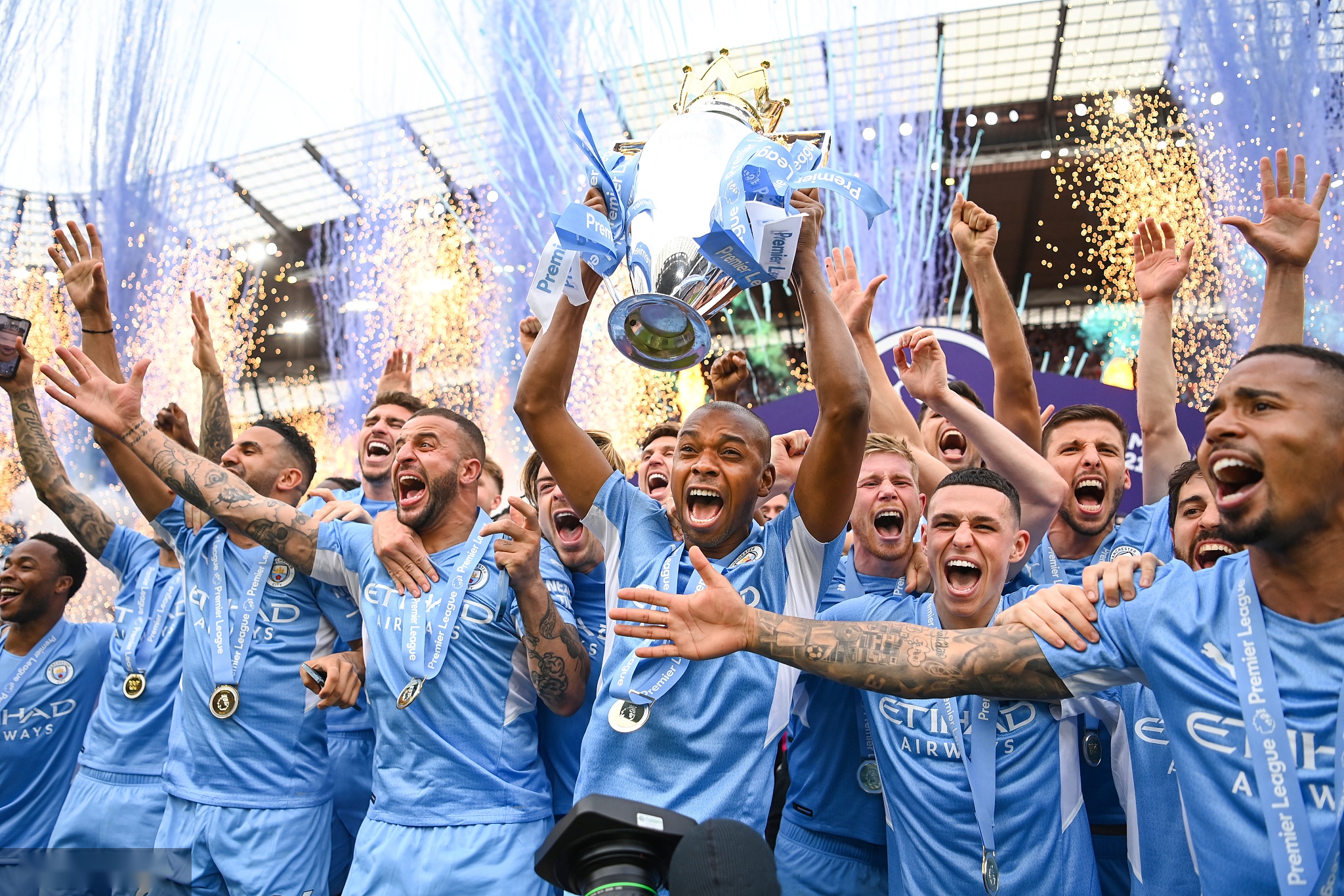 的助攻和进 的助攻和进